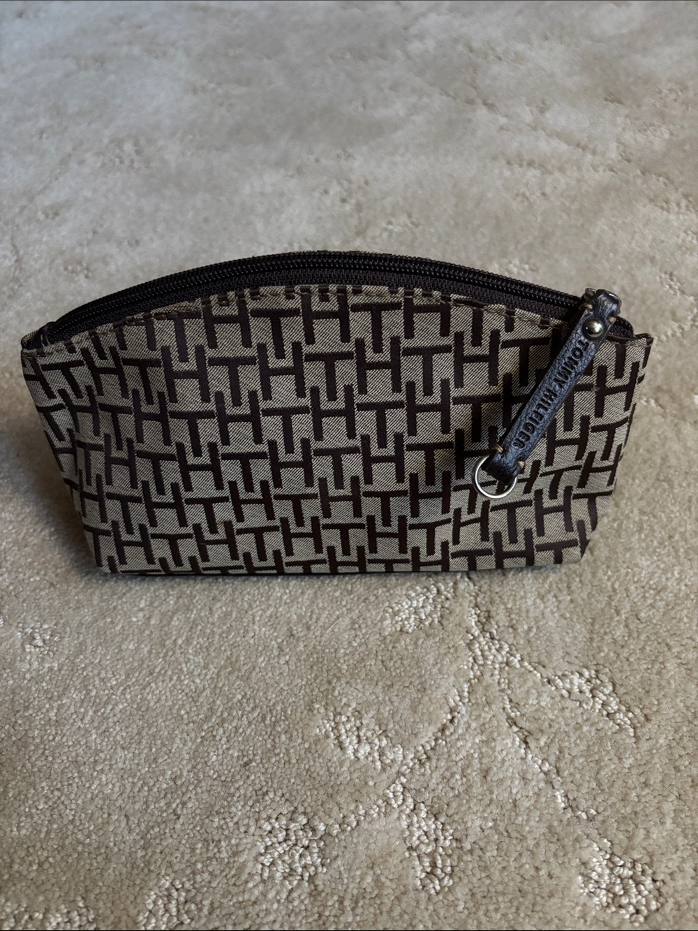 ✨ LIKE NEW ✨ Vintage Tommy Hilfiger Monogram Pouch / Wristlet